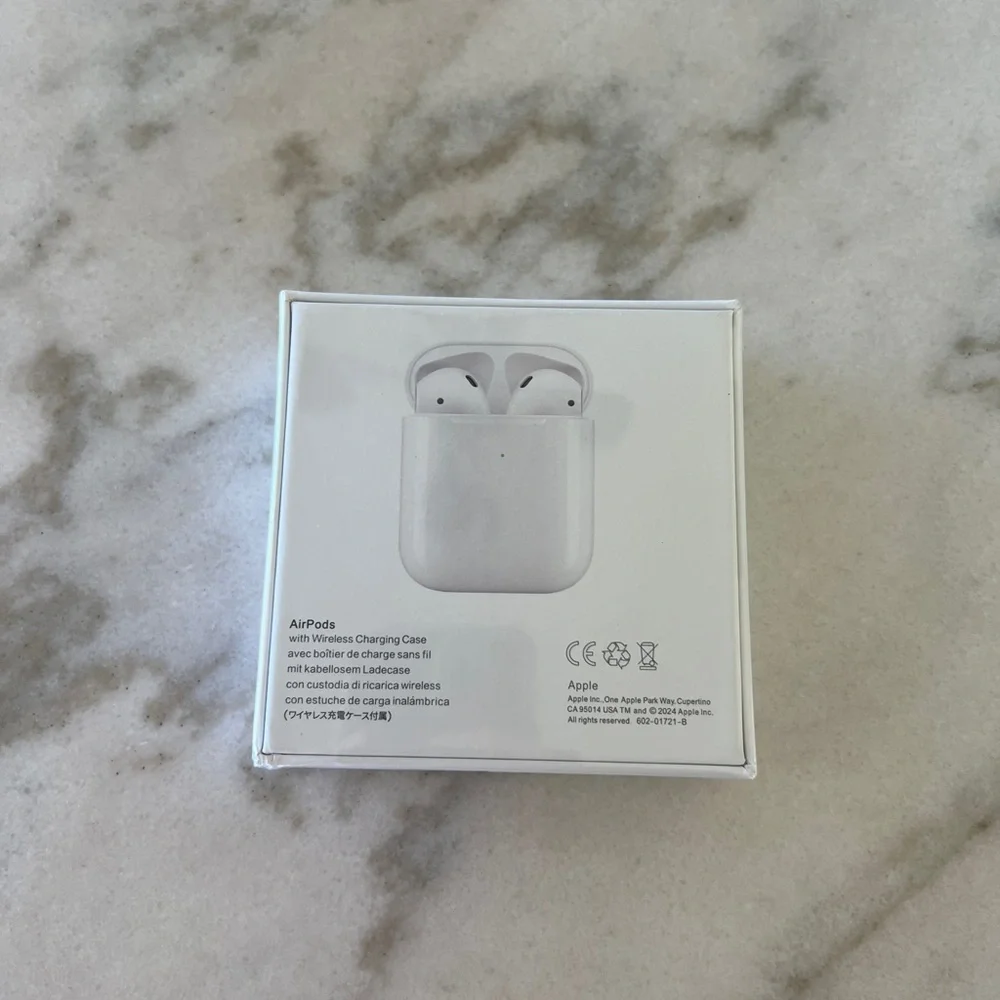 Apple White Wireless Headset AirPods
